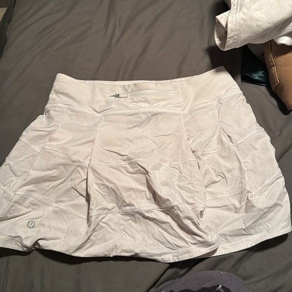 White Lululemon tennis skirt - Picture 2 of 2